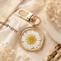 Dried Flower Resin Keychain, Pressed Daisy Flower Aesthetic Bag Charm, Handmade Floral Gift for Her, Mom or Best Friend