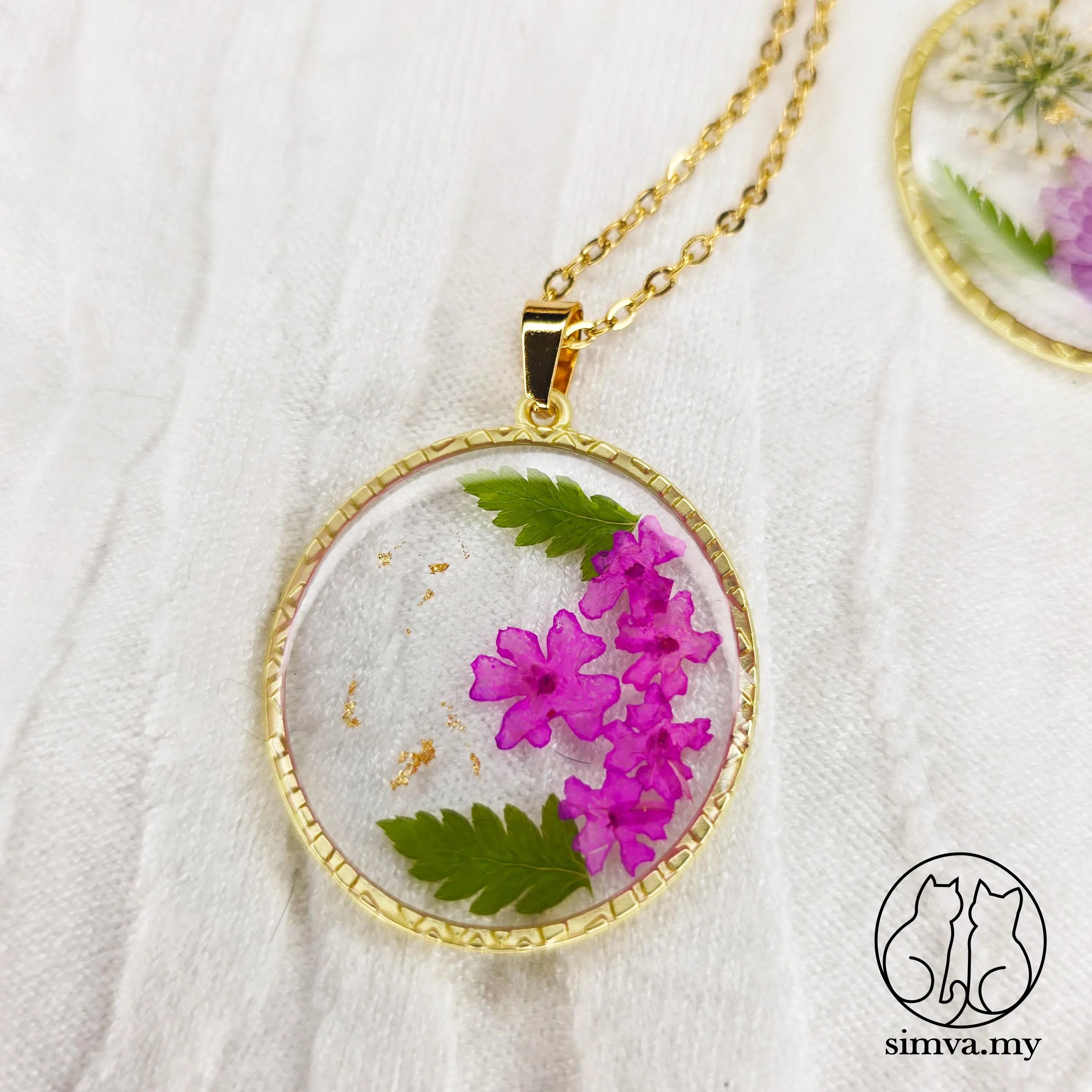 Real Pressed Flower Resin Necklace, Gold Botanical Pendant, Handmade Floral Jewelry Gift for Her