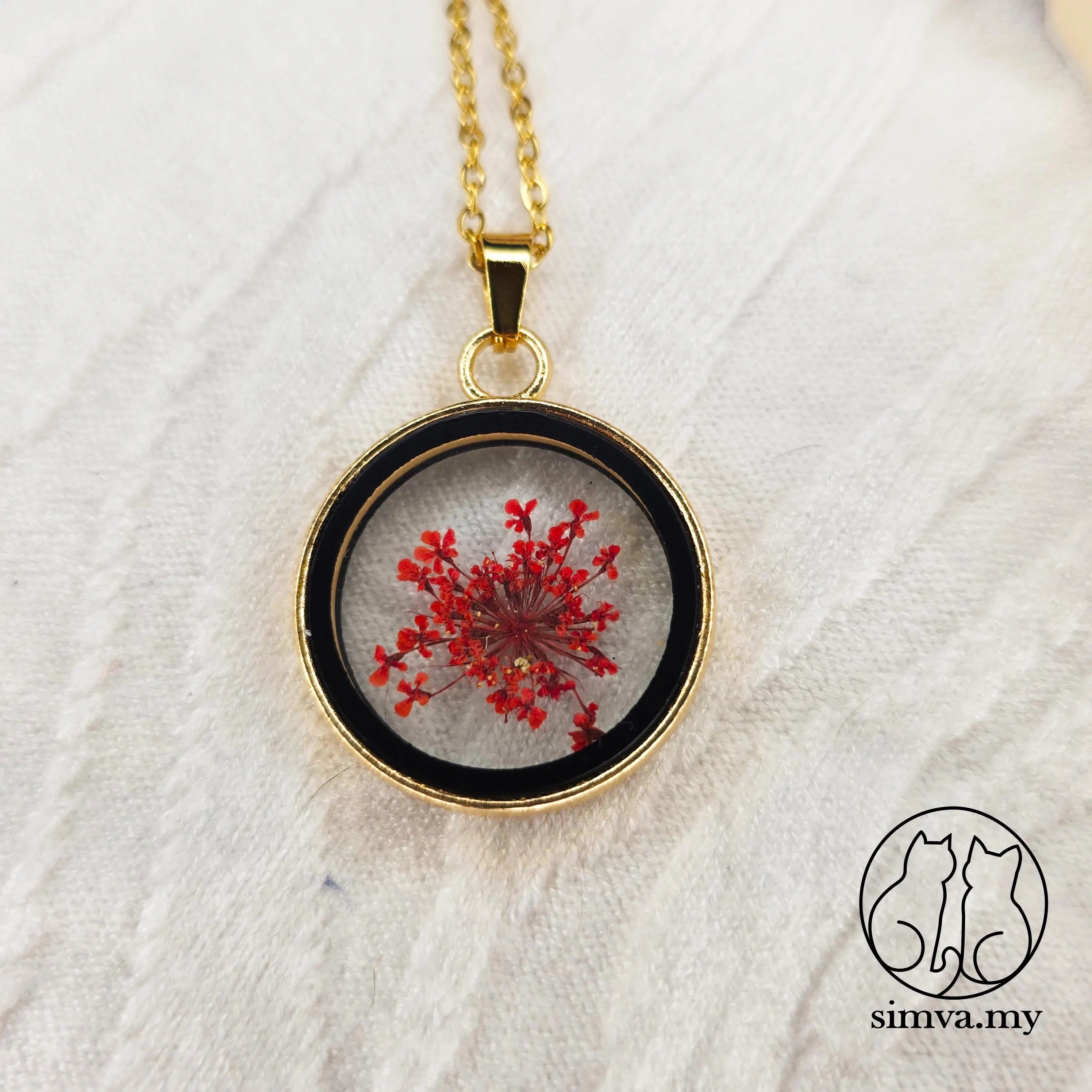Real Pressed Flower Resin Necklace, Handmade Botanical Pendant, Gold Floral Jewelry Gift for Her