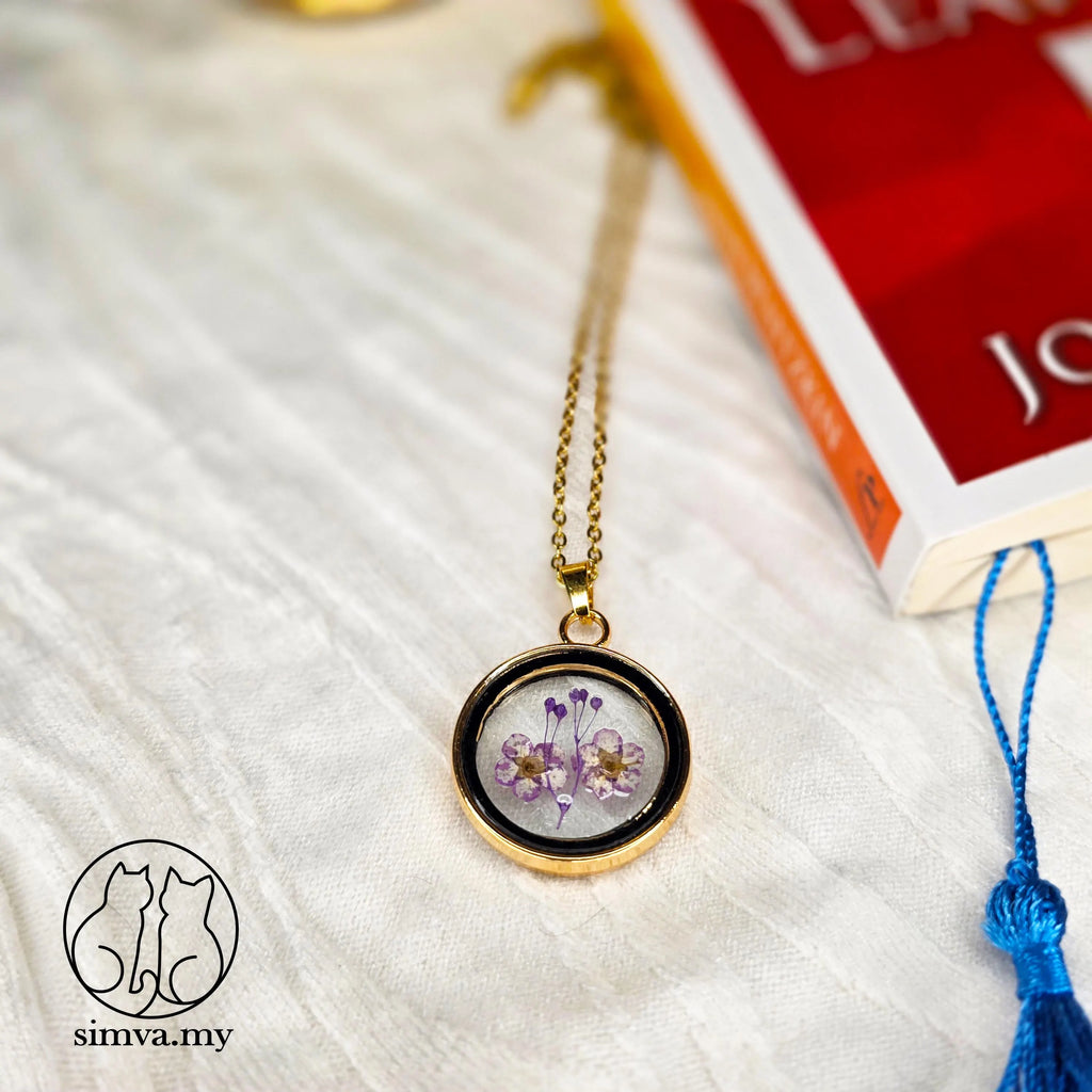 Real Pressed Flower Resin Necklace, Handmade Botanical Pendant, Gold Floral Jewelry Gift for Her