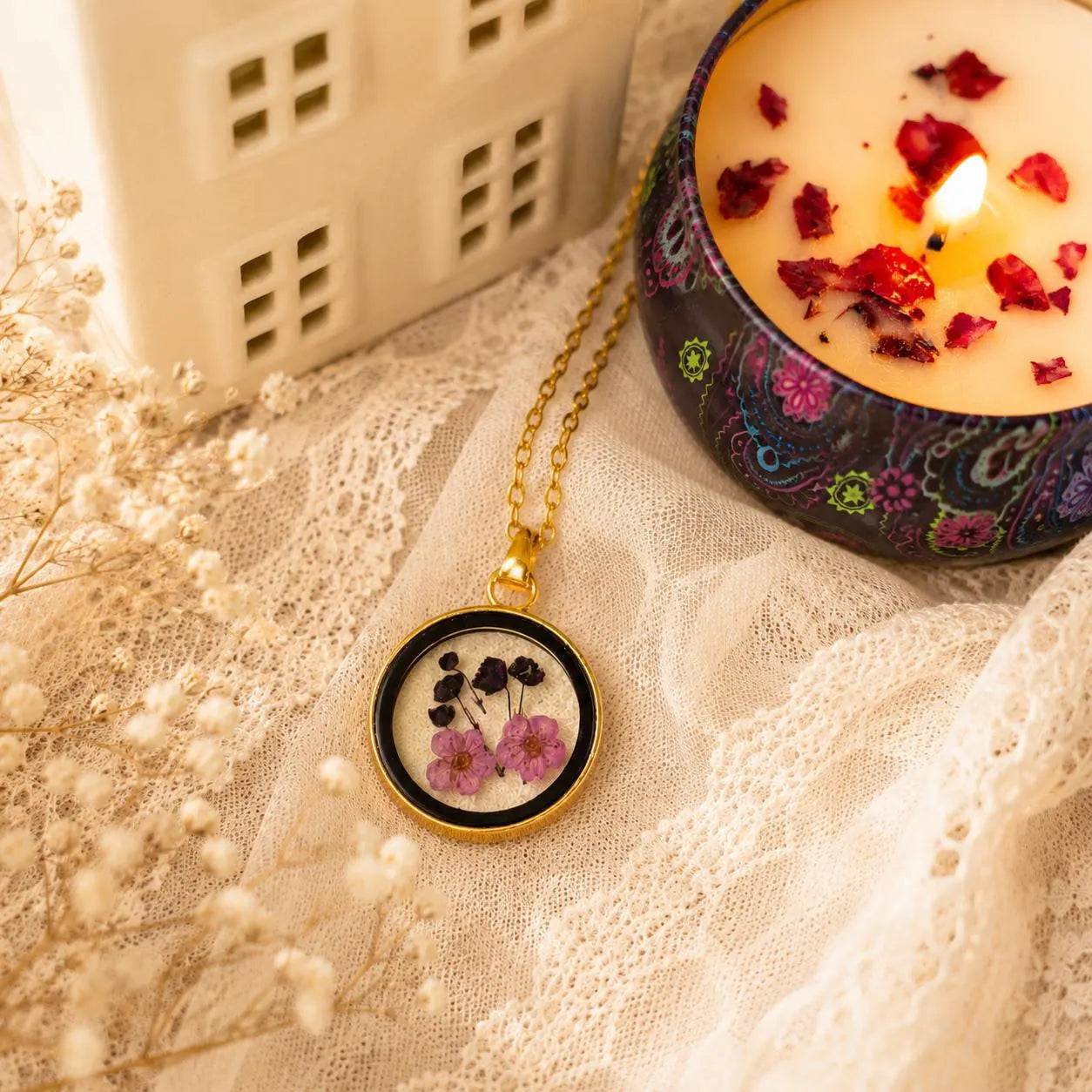 Real Pressed Flower Resin Necklace, Handmade Botanical Pendant, Clover or Zinnia Jewelry, Gift for Her