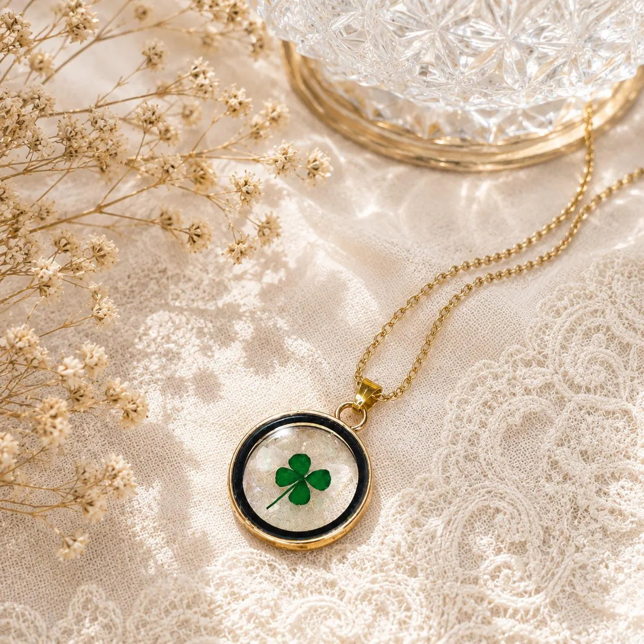 Real Pressed Flower Resin Necklace, Handmade Botanical Pendant, Clover or Zinnia Jewelry, Gift for Her