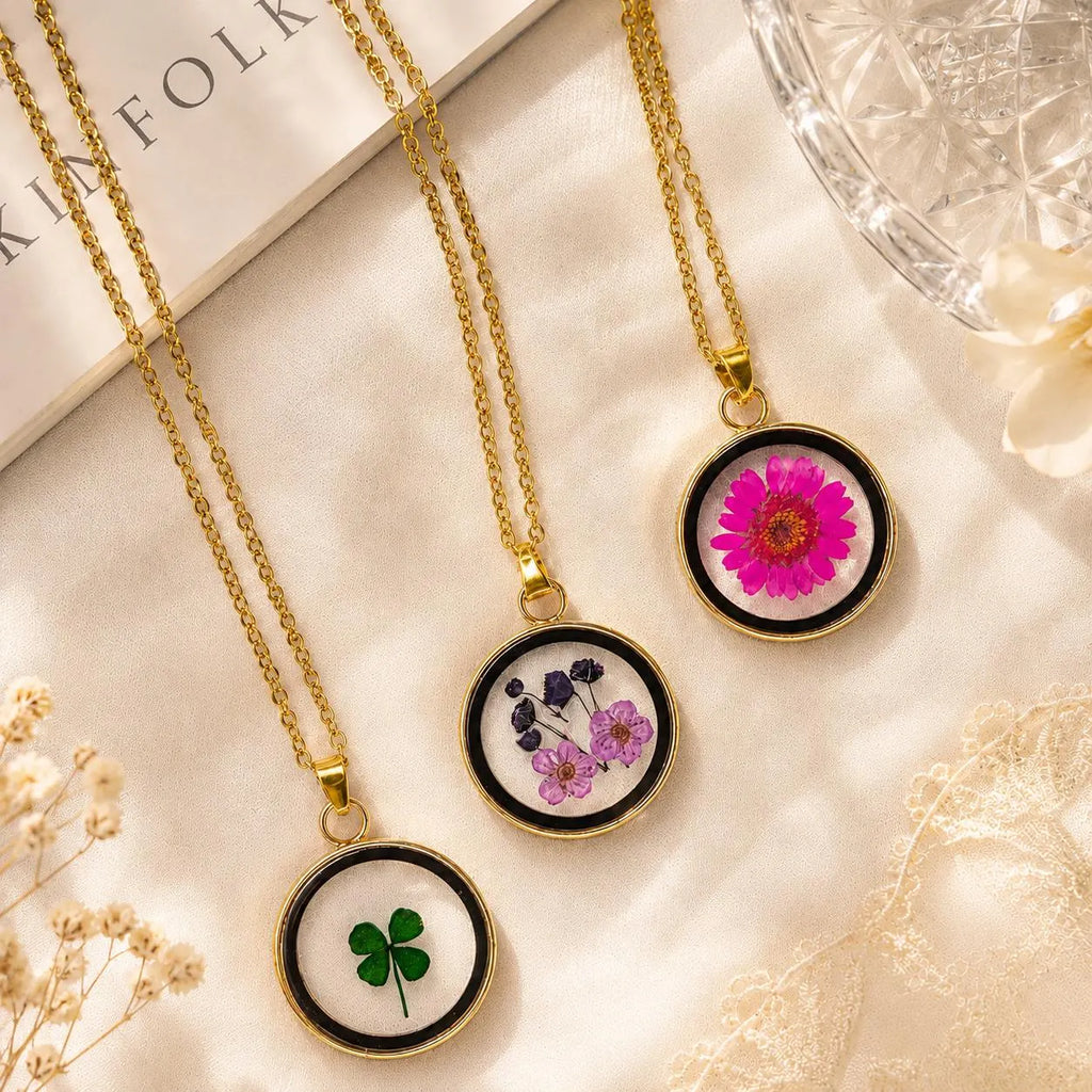 Real Pressed Flower Resin Necklace, Handmade Botanical Pendant, Clover or Zinnia Jewelry, Gift for Her