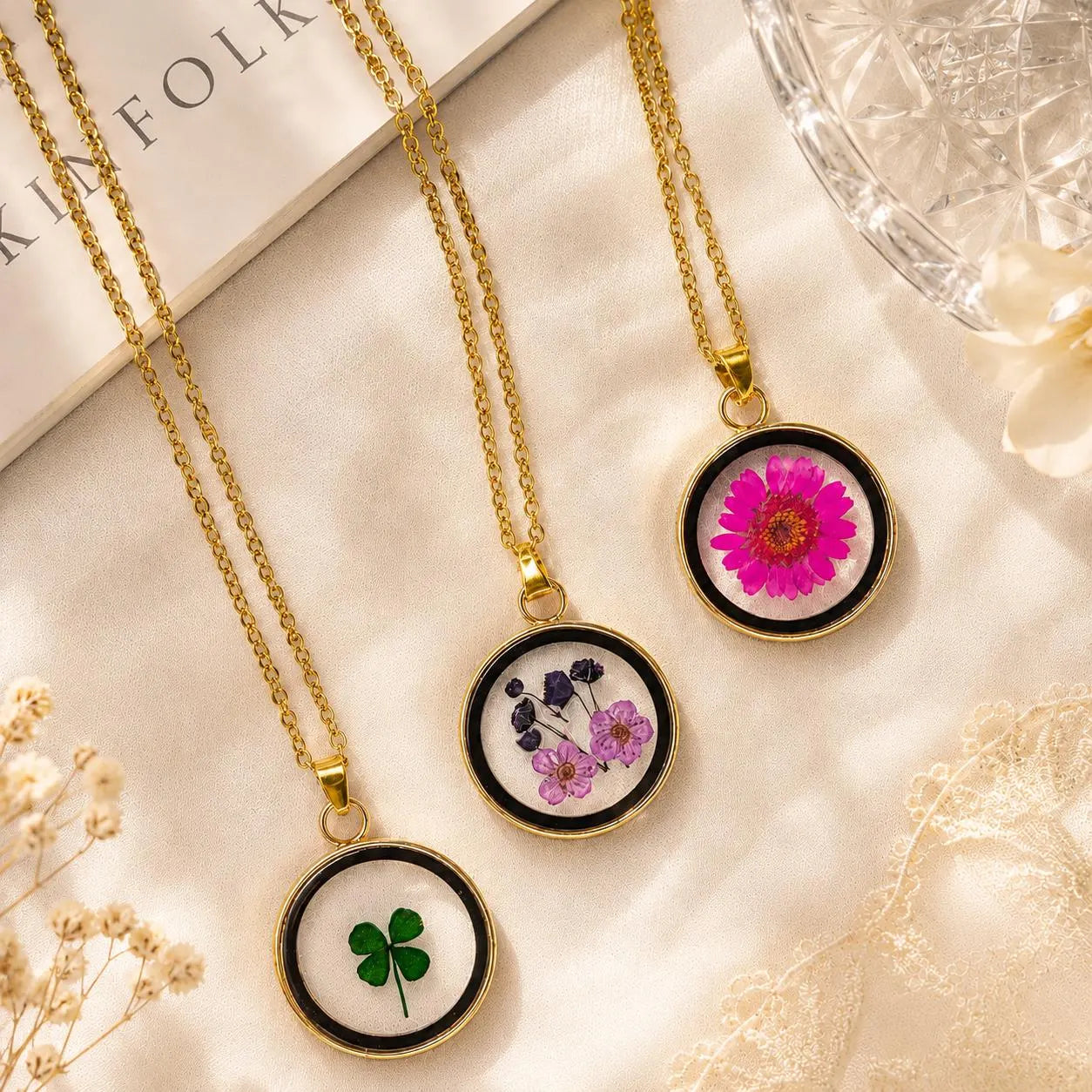 Real Pressed Flower Resin Necklace, Handmade Botanical Pendant, Clover or Zinnia Jewelry, Gift for Her