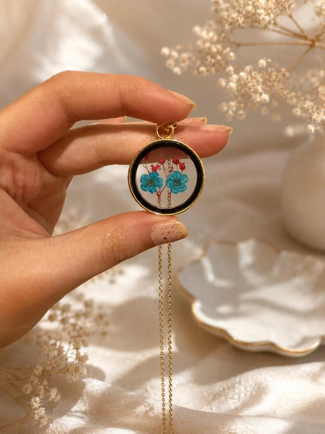 Real Pressed Flower Resin Necklace, Handmade Botanical Pendant, Gold Floral Jewelry Gift for Her