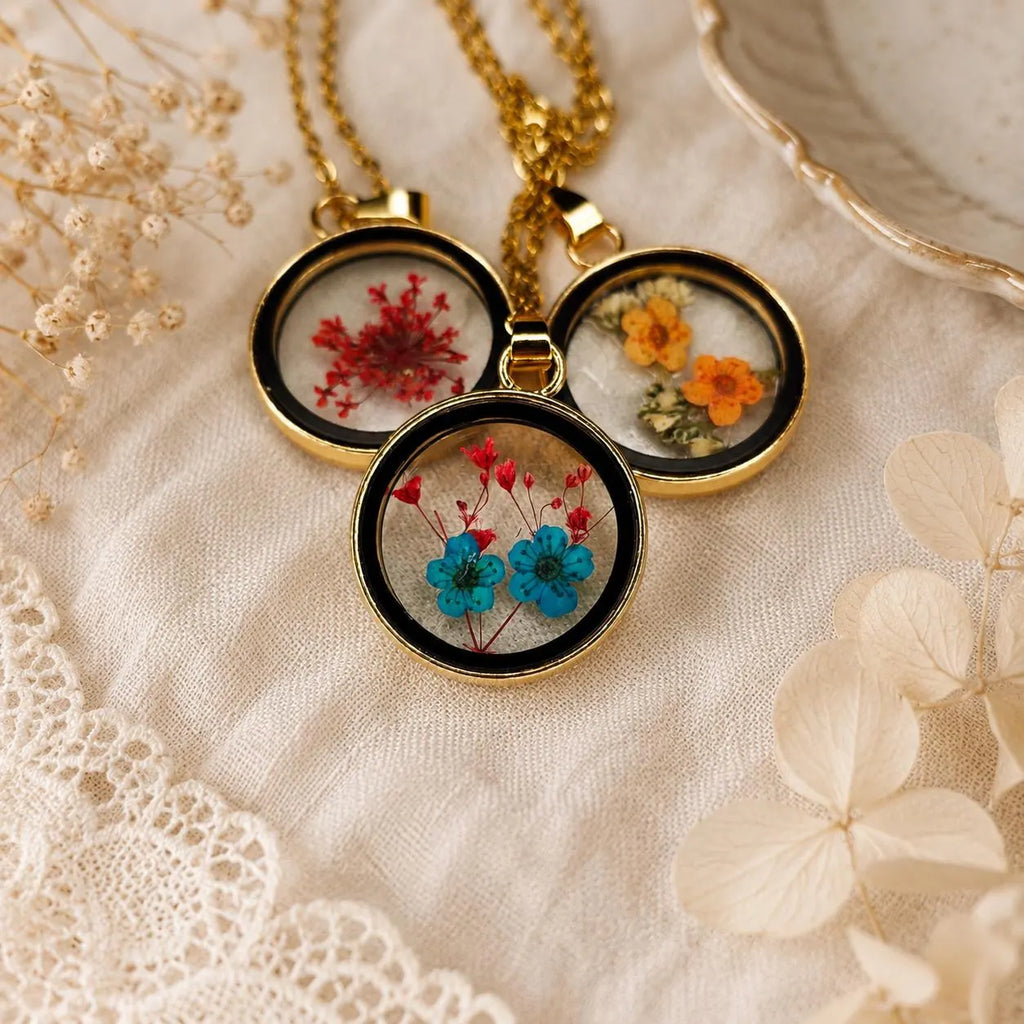 Real Pressed Flower Resin Necklace, Handmade Botanical Pendant, Gold Floral Jewelry Gift for Her